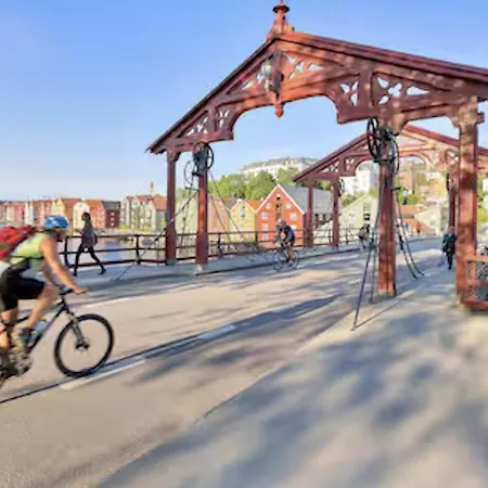 Du Vil Elske A Bo Her! Et Lite, Men Koselig Sted Med Perfekt Beliggenhet!