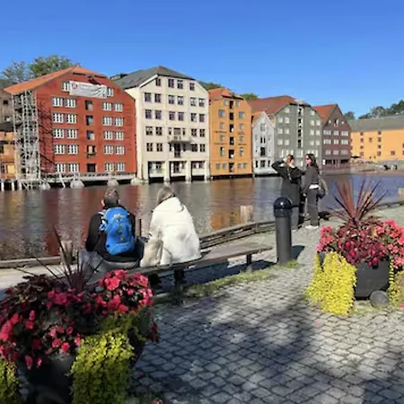 Apartment Du Vil Elske A Bo Her! Et Lite, Men Koselig Sted Med Perfekt Beliggenhet! *