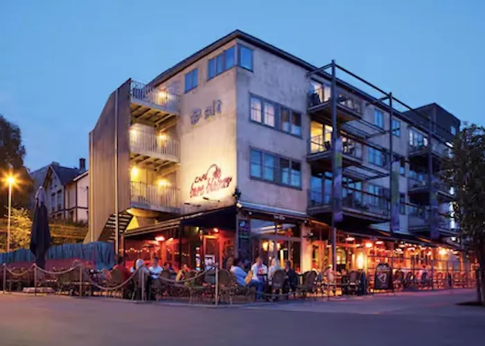 Du Vil Elske A Bo Her! Et Lite, Men Koselig Sted Med Perfekt Beliggenhet! *