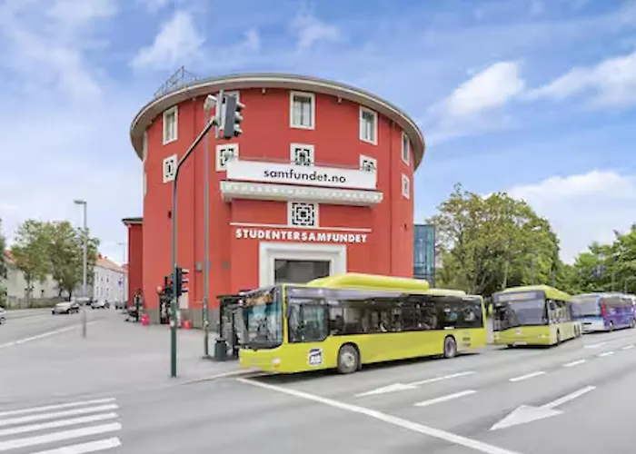 Du Vil Elske A Bo Her! Et Lite, Men Koselig Sted Med Perfekt Beliggenhet! *