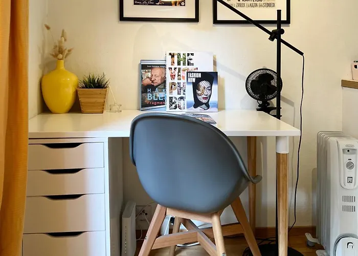 Du Vil Elske A Bo Her! Et Lite, Men Koselig Sted Med Perfekt Beliggenhet!