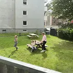 Du Vil Elske å Bo Her! Et Lite, Men Koselig Sted Med Perfekt Beliggenhet! *