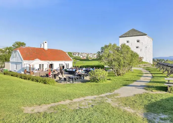 Du Vil Elske A Bo Her! Et Lite, Men Koselig Sted Med Perfekt Beliggenhet!